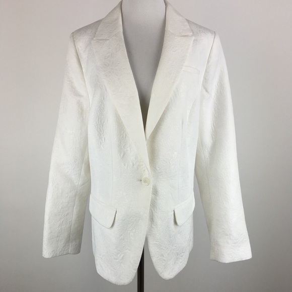 Lane Bryant Jackets & Blazers - Lane Bryant white on white printed blazer Sz 18